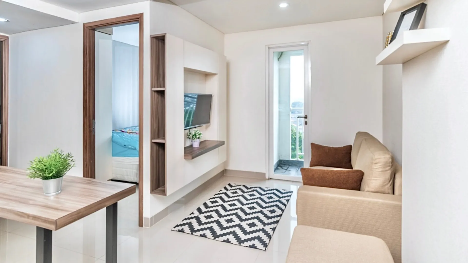 2 BR E
